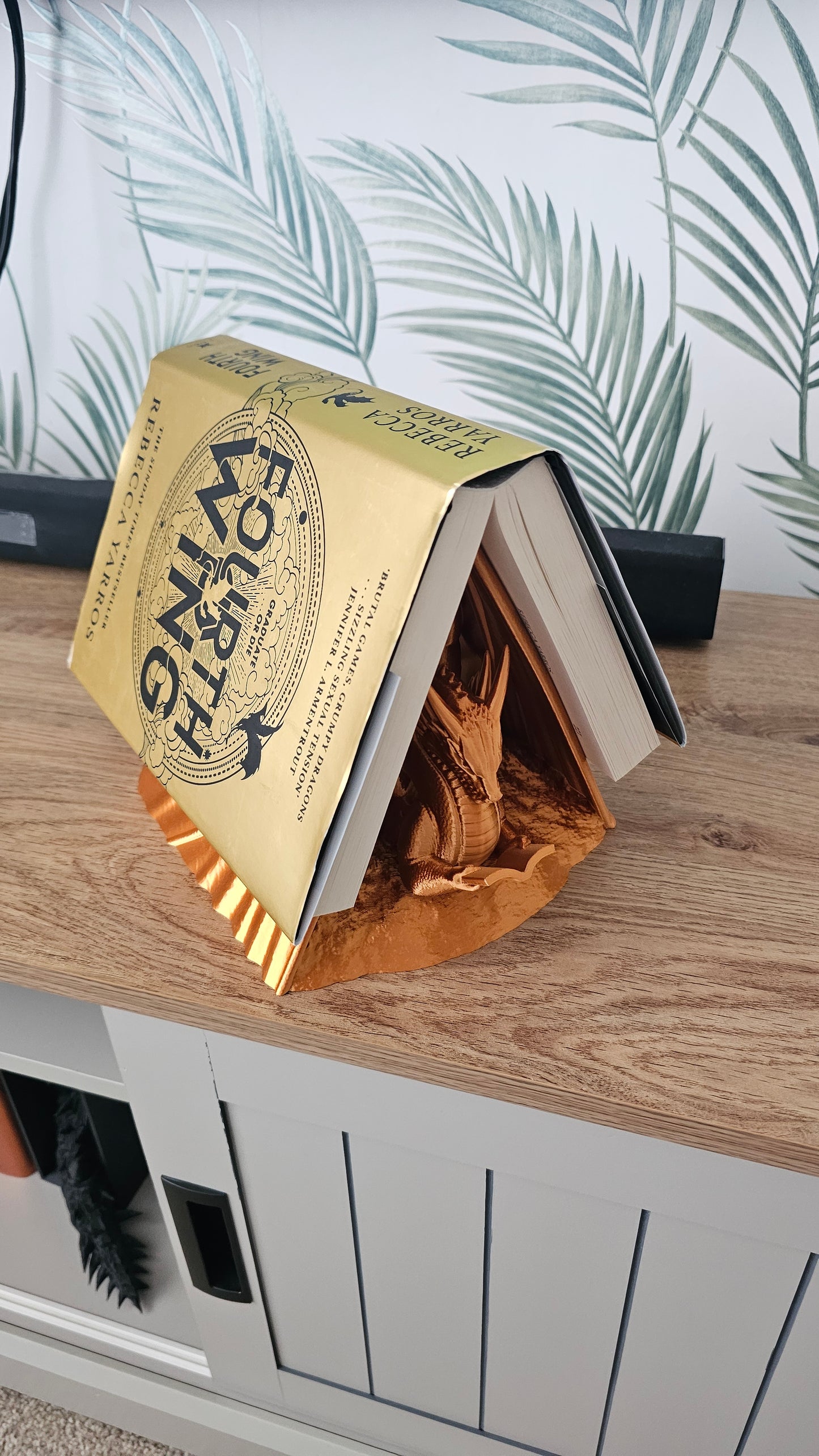 Dragon Book holder, Page holder, Book lover, bookstagram, book worm, fantasy reading, fourth wing. 3D printed. book wyrm